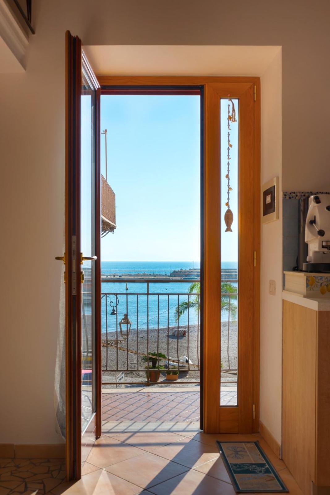 Casa Vacanze "Il Baffo E Il Mare" Cetara Zewnętrze zdjęcie